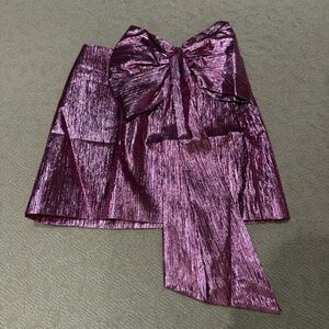 Gorgeous Tuckernuck Skirt! Size Medium! Brand new + in amazing condition!